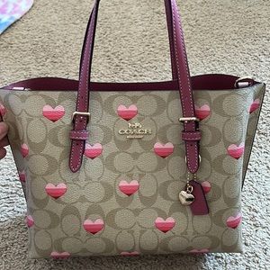 Coach outlet heart crossbody